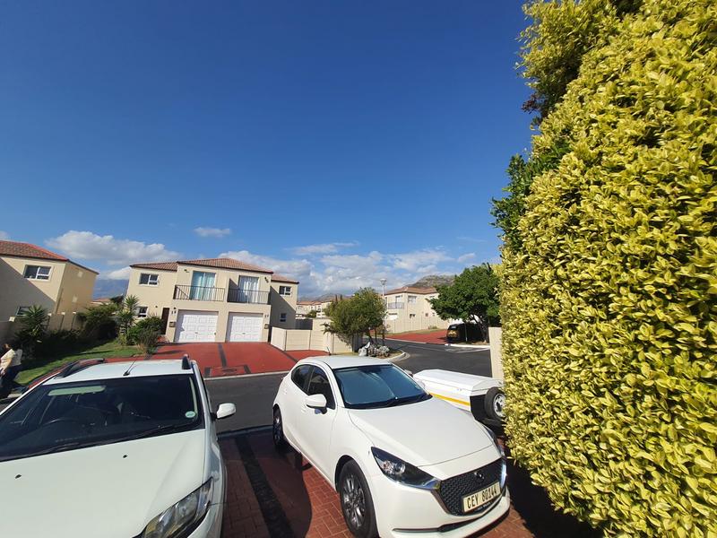 2 Bedroom Property for Sale in Gordons Bay Western Cape